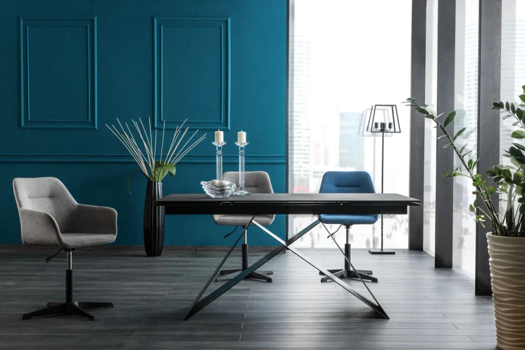 Jakie krzesła do czarnego stołu? Odkryj idealne połączenia kolorów