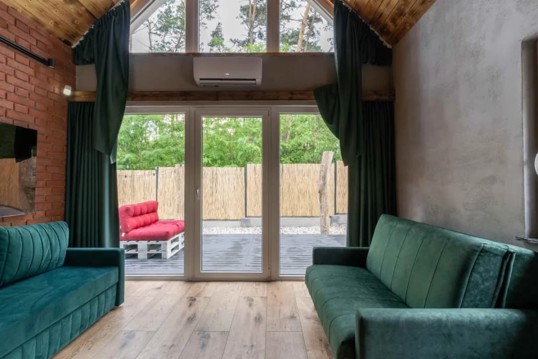 Jakie zasłony do zielonej kanapy – unikaj błędów w dekoracji wnętrz