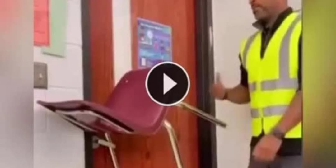 Jak zablokować drzwi krzesłem - skuteczne metody na bezpieczeństwo