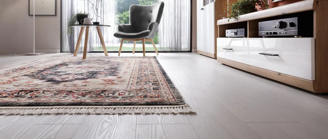 Jakie meble do szarych paneli – stwórz harmonijne wnętrze z klasą